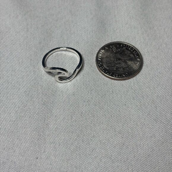 New! Wave Silver Tone Ring Size 7 Costume Jewelry Hypoallergenic - Picture 5 of 6